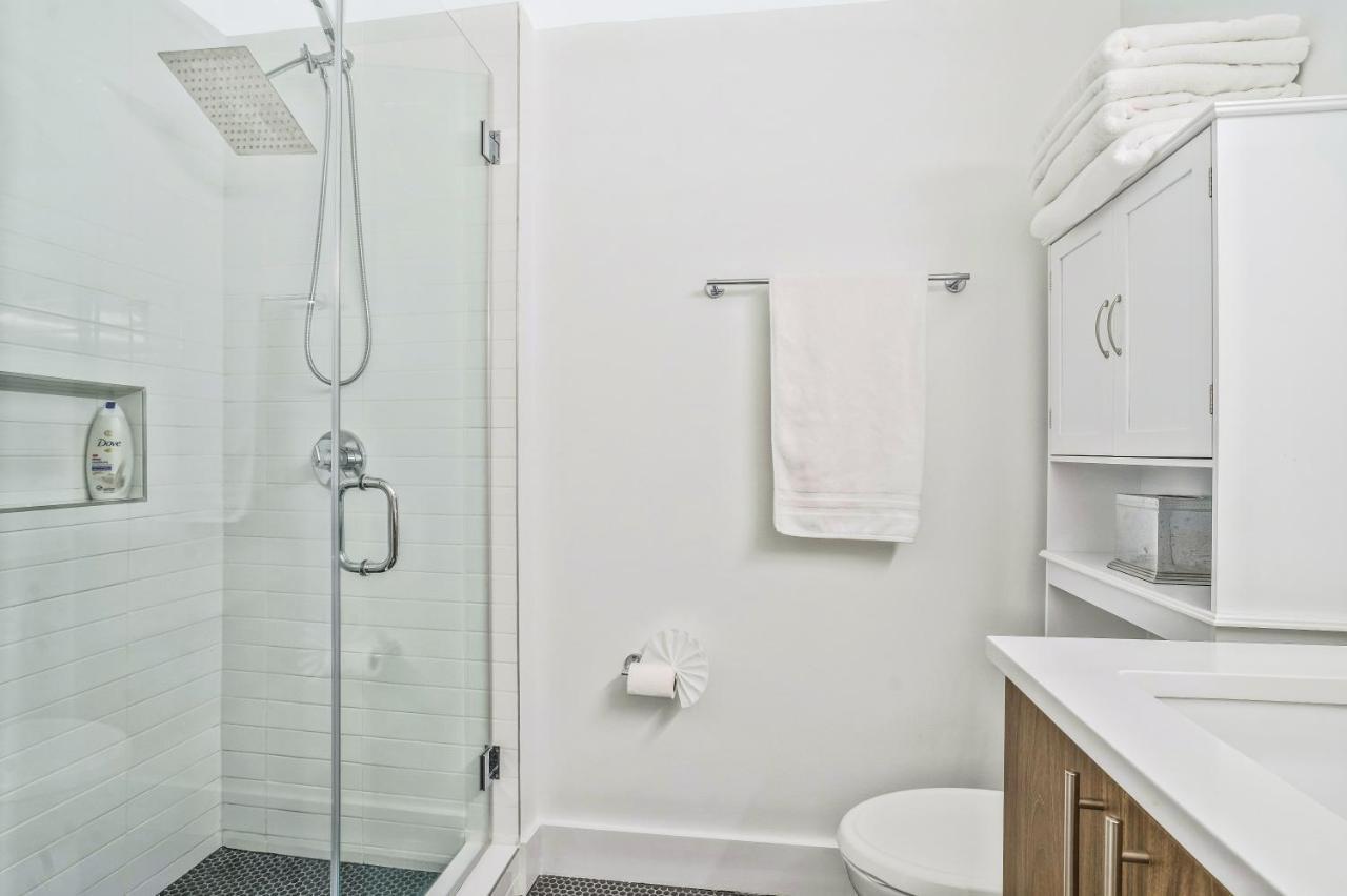 Luxurious And Stylish 2 Bedroom 2 Bathroom Suite واشنطن المظهر الخارجي الصورة