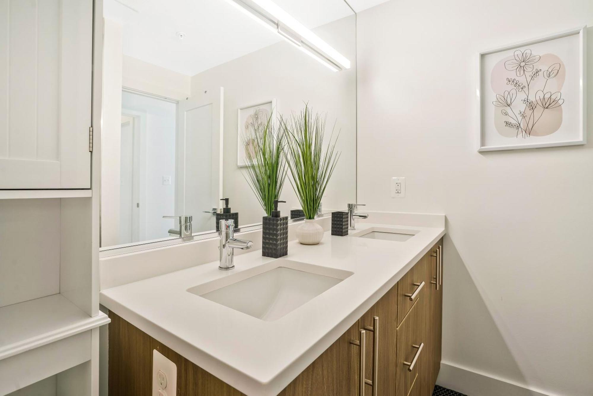 Luxurious And Stylish 2 Bedroom 2 Bathroom Suite واشنطن المظهر الخارجي الصورة