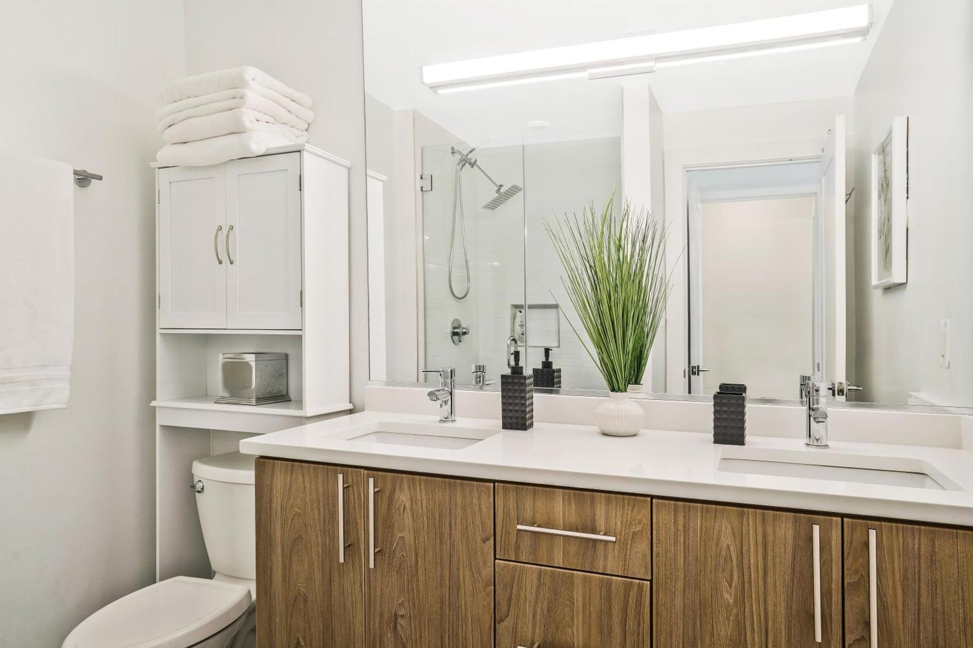 Luxurious And Stylish 2 Bedroom 2 Bathroom Suite واشنطن المظهر الخارجي الصورة
