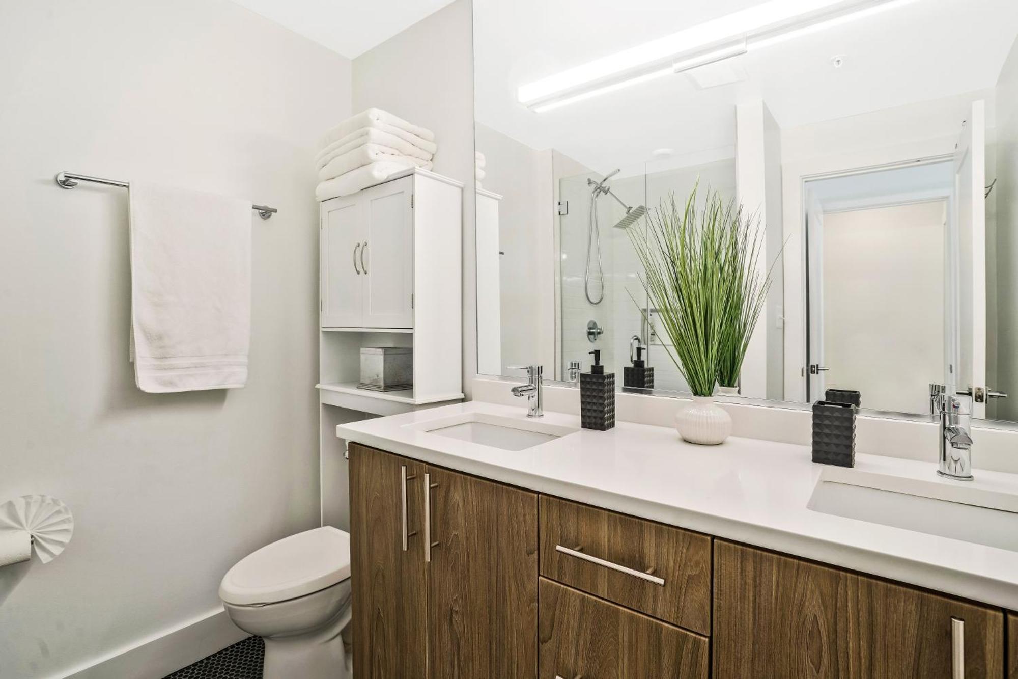 Luxurious And Stylish 2 Bedroom 2 Bathroom Suite واشنطن المظهر الخارجي الصورة